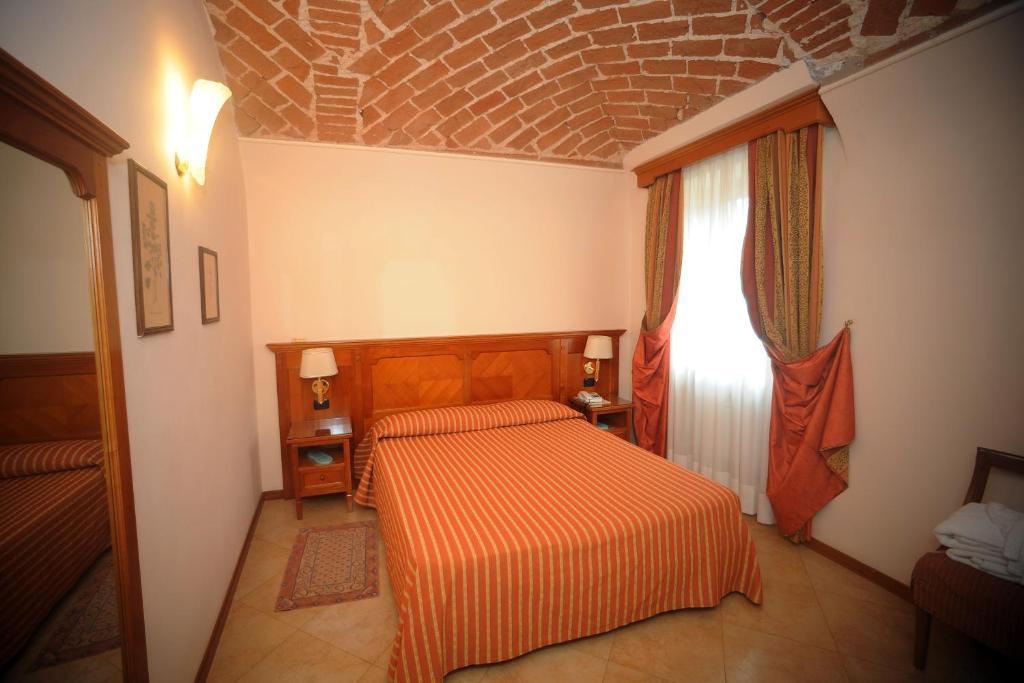Hotel Acqui & Centro Benessere Acqui Terme Oda fotoğraf